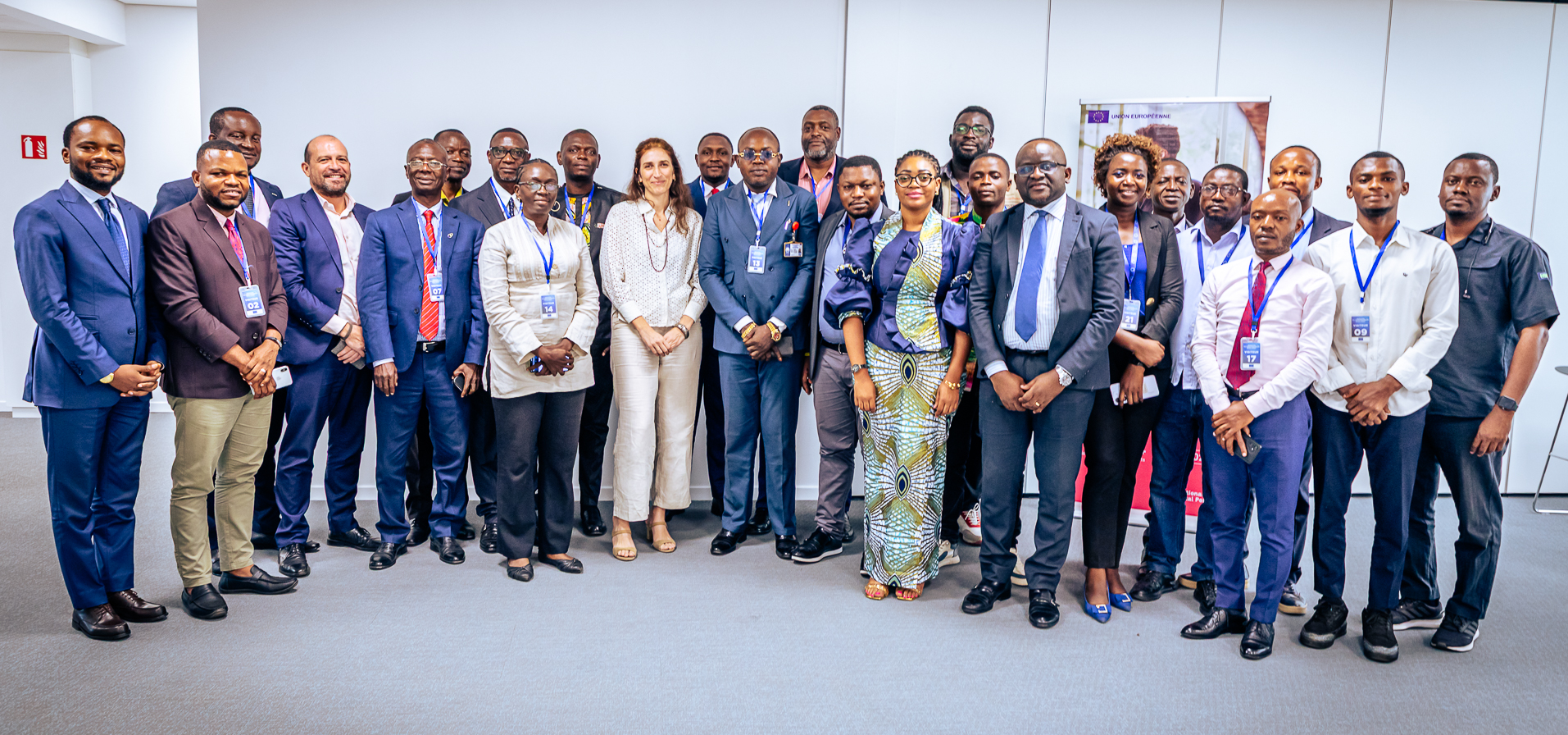 Photo de famille de la session d’information du 23 décembre 2025.